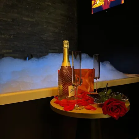 Urban Elite Private 2 Person Jacuzzi Hanza Tower * Szczecin