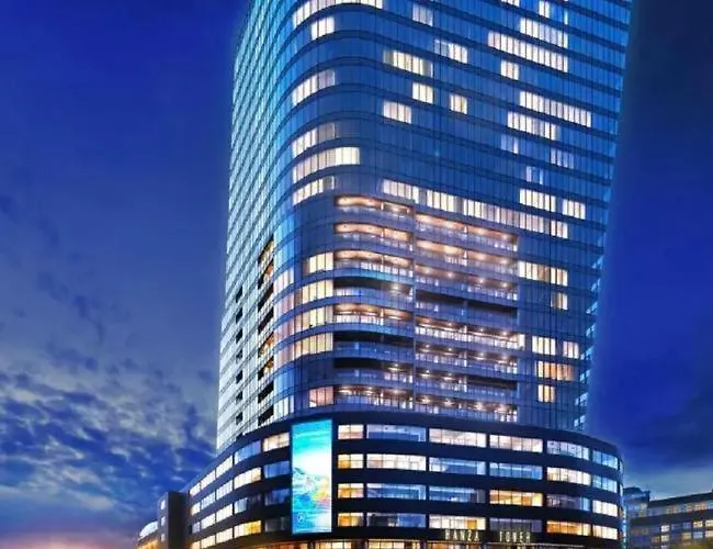 Urban Elite Private 2 Person Jacuzzi Hanza Tower